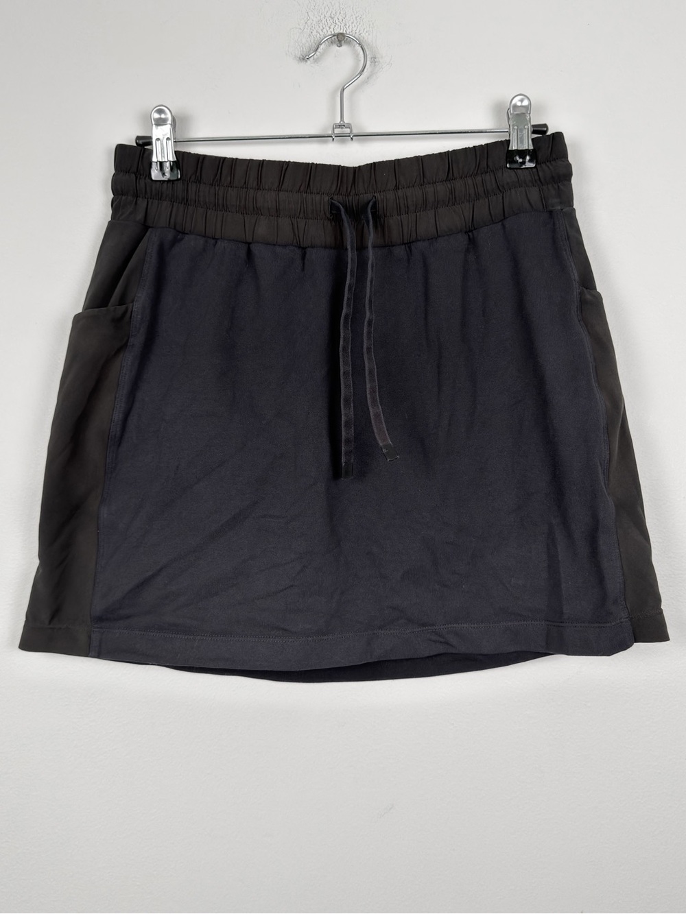 Athleta Women’s XS Black Athletic Skort Drawstring Waist Pockets